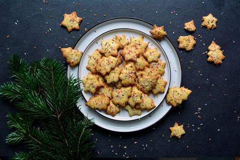 Aug 09, 2019 · or why not add the recipe to your christmas cookie baking list. Lemon-Infused Christmas Cookies from Malta | Food 52, Lemon christmas cookie recipe, Cookies ...