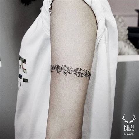 Floral Armband Tattoo Tattoo Artist Zihwa Tattoo Bracelet Tattoos