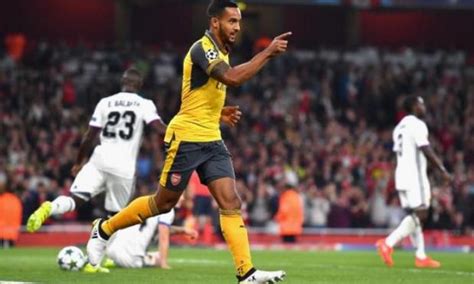 arsenal 2 0 fc basel red hot theo walcott strikes twice as impressive gunners stay top in