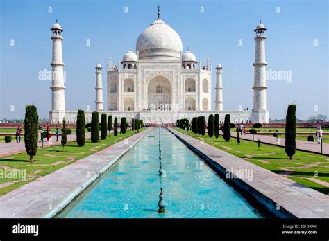 Taj Mahal Exterior View Agra Uttar Pradesh India Stock Photo Alamy
