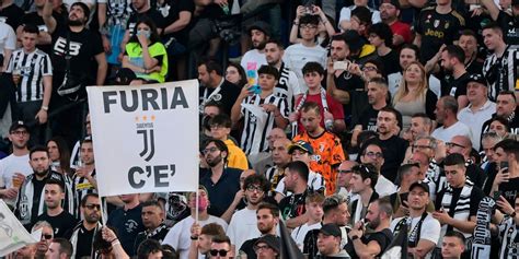 Juve La Curva Sud Torna Allo Stadium Immortali Come La Fede