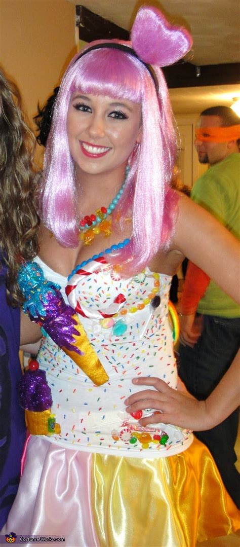It served as the lead single for her third studio album, teenage dream (2010). Katy Perry California Gurls Costume | Creative DIY ...