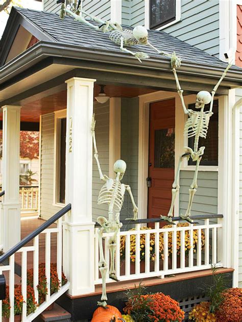 10 Funny Skeleton Decorations To Try Out This Halloween