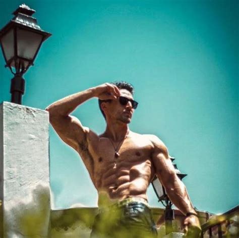 Tiger Shroff Flaunts His Chiseled Beef On The Beach Orissapost