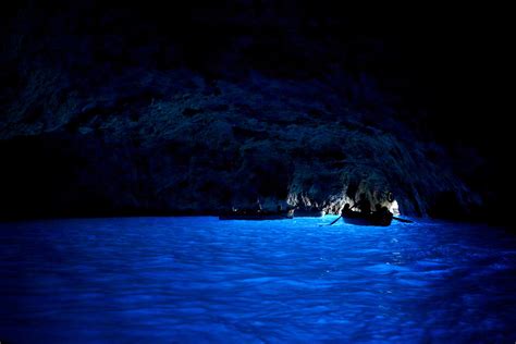 Best Time To See Blue Grotto Grotta Azzurra Capri In
