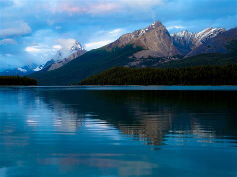 Lac Moraine Turquoise Dans Le Parc National De Banff Canada Fond D