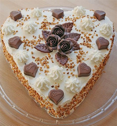 Nuss nougat torte mit toffifee. Nuss-Nougat-Herz | Rezept in 2020 | Nuss nougat ...