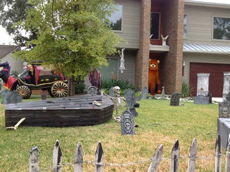 35 Best Ideas For Halloween Decorations Yard With 3 Easy Tips