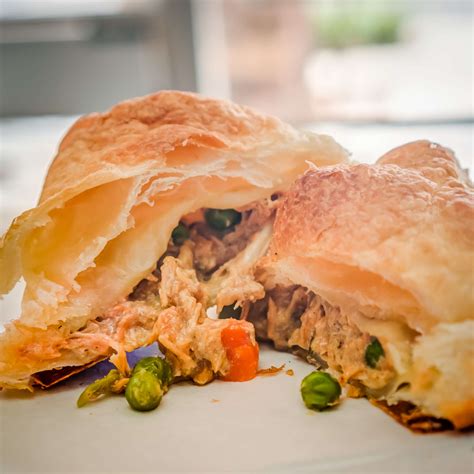 Because you haven't really had chicken pot pie. Chicken Pot Pie - 8 Mini Frozen • Squarz Bakery & Cafe