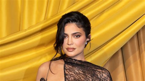 Kylie Jenner Responds To Mean Girl Claims Over Bella Hadid Show
