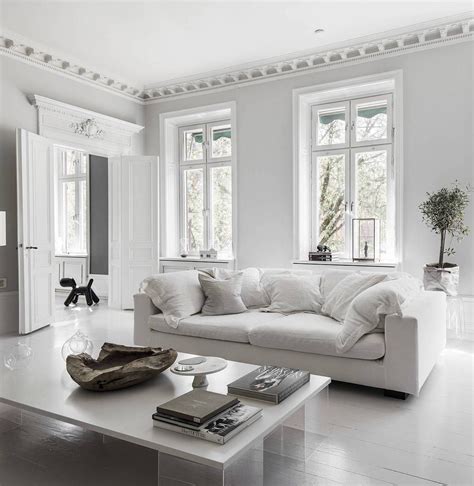 You can use a combination of home decor items and. Classy home in black and white | White apartment, Living ...