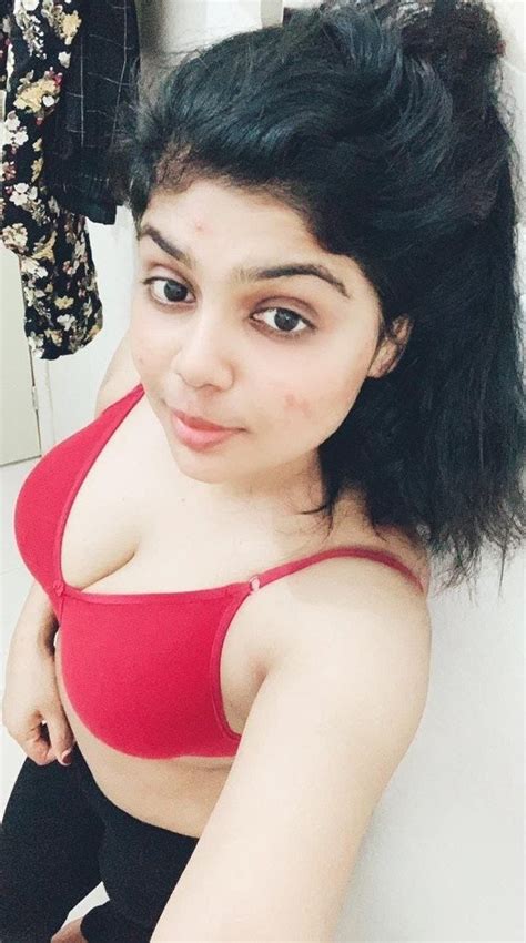 Desi Girl Showing Her Boobs🔥🔥🔥 Sexy Indian Photos Fapdesi
