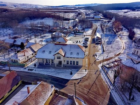 Ciugud, drâmbar (drombár), hăpria (oláhherepe), șeușa (sóspatak), teleac (újcsongvaitelep) and limba. FOTO Imagini superbe din cea mai bogata comuna a Romaniei ...