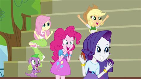 Image Twilights Friends And Spike Cheering Egpng My Little Pony