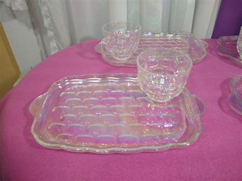 Vintage Federal Yorktown Jubilee Colonial Carnival Iridescent Bubble Glass Mid Century Luncheon