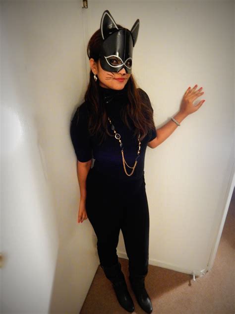 Inspiration & accessories for your diy catwoman halloween costume idea #halloween #costume #halloweencostumes #halloweencostume #costumes #doityourself #diycostume #diytutorial. Catwoman Halloween makeup - DIY!! - SFDesiGirl Talks