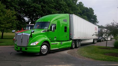 Driving The Kenworth T680 Advantage T880