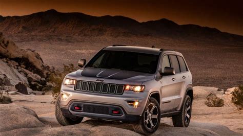 Jeep Grand Cherokee Trailhawk Official Images Leaked