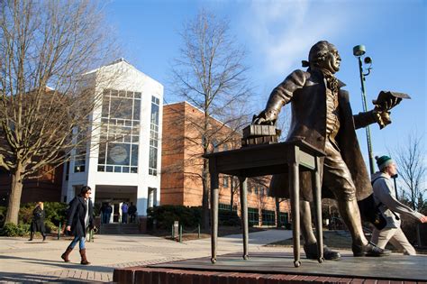 Janitors At George Mason University Allege Poor Working Conditions