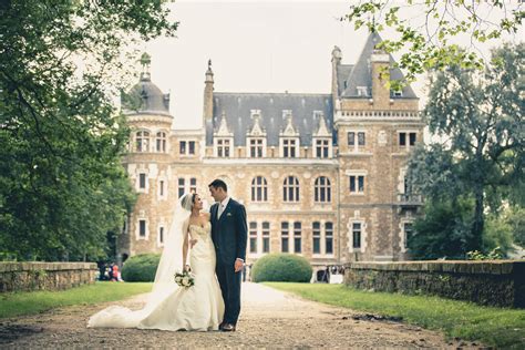 Guests are invited to enjoy breakfast every morning at château de briançon. Mariage au Château de Méridon - Photographe mariage IDF