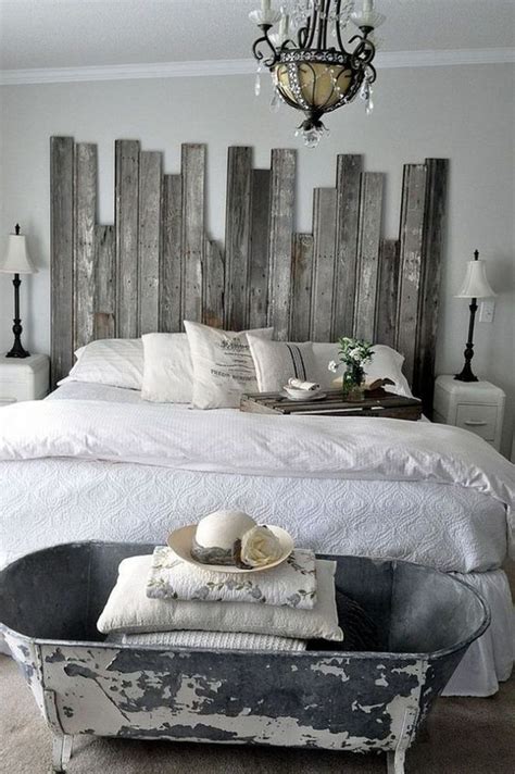 Reclaimed wood headboards seek to bring some beautiful rustic elements into the bedroom, and they do just that. 16 Outstanding DIY Reclaimed Wood Headboards for Rustic ...