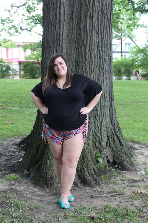 9 Ways To Wear Plus Size Shorts This Summer Because Your Legs Deserve