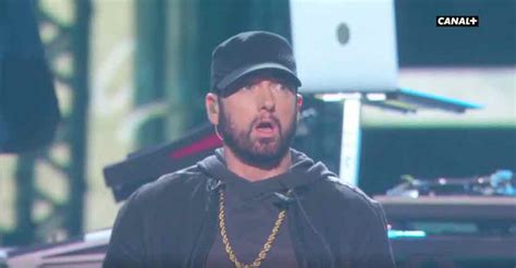 Vidéo Quand Eminem Sinvite Aux Oscars Et Joue Le Morceau Culte Lose
