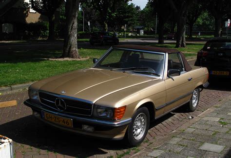 The 2.8 liter 280 sl was introduced in december 1967 and continued in production through 23 february 1971, when the w 113 was replaced by its successor, the entirely new and substantially heavier 350 sl (r107). 1982 Mercedes-Benz 280 SL (R107) | Place: 's-Hertogenbosch ...