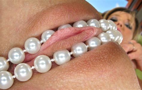 Jst439 Pearls Pin 26002606