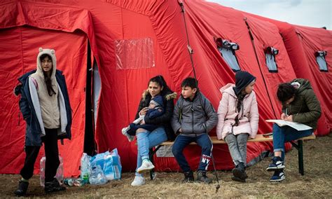 دولية الأمم المتحدة تتوقع أن يتجاوز عدد اللاجئين الفار ين من أوكرانيا المليونين