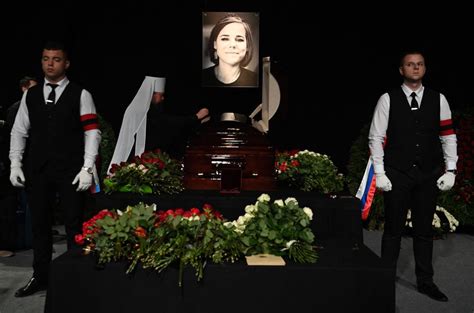 Guerre En Ukraine Funérailles De Daria Douguina La Fille Du Cerveau De Poutine Tuée à Moscou