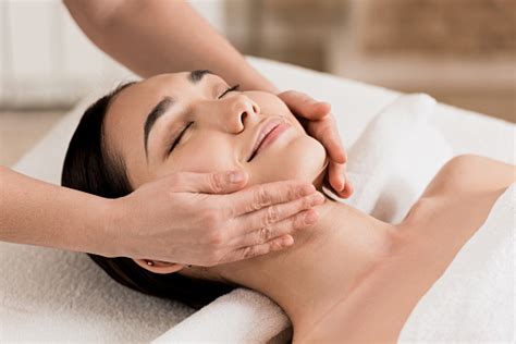 Benefits Of Massaging Your Skin Pratsmusings