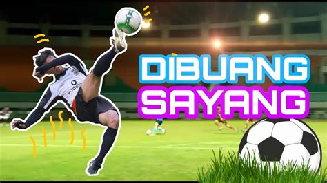 Fifa adalah game sepak bola terbaik di dunia saat ini. SEPAK BOLA VS LARI MARATON - YouTube