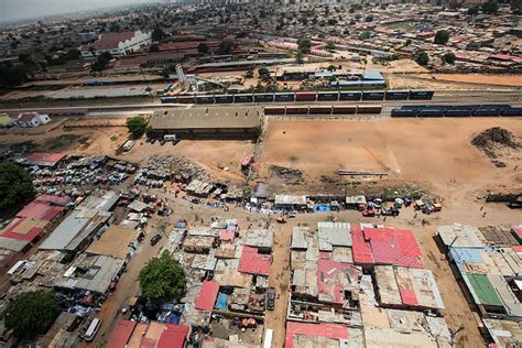 Angola Informal Um Olhar Sobre Os Musseques De Luanda Archdaily Brasil