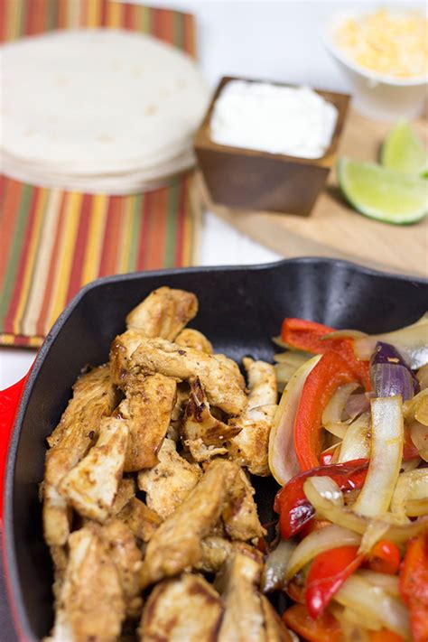 Add chicken and turn to coat. Copycat Chili's Chicken Fajitas - A Tasty Homemade Version!