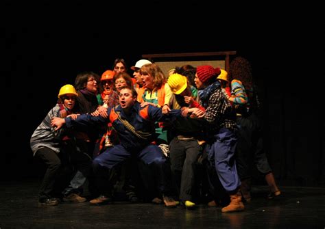 Lunedì 7 ottobre è salito sul palco della casa del teatro di torino nell'ambito della rassegna incanti una protagonista inconsueta, per non dire forse totalmente sconosciuta a una gran parte del pubblico: La Costruzione Invisibile alla Casa Teatro Ragazzi di Torino