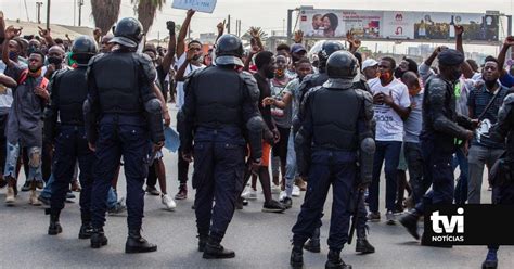 Ativista Angolano Descreve Ambiente De Terror Em Luanda Tvi Notícias