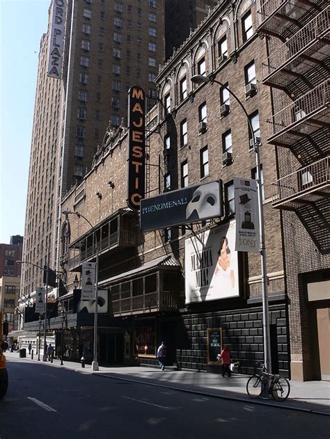 But with stanton and anthony although california senator aaron sargent introduced a women's suffrage amendment in 1878, the nwsa paul's group adopted the british tactics of picketing, mass rallies, marches, and. Die größten Theater am Broadway | Musical1