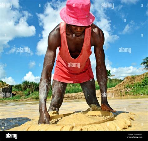Diamond Miners Kono Sierra Leone Hi Res Stock Photography And Images