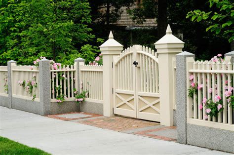Find ideas and inspiration for color combo gate to add to your own home. 15 Simple Gate Design For Small House