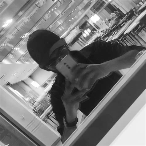 Nazal Moideen – Medium