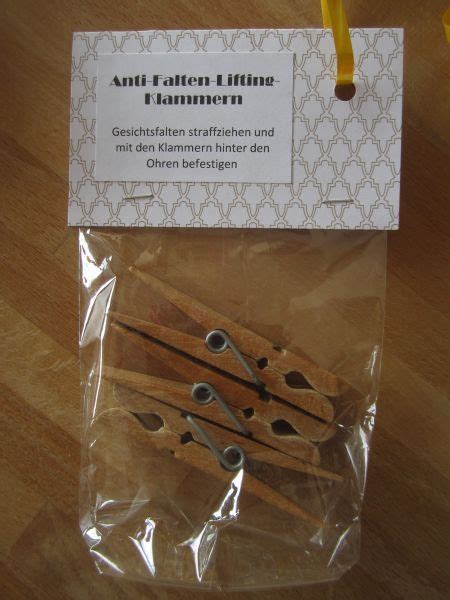 Ich habe das survival kit für meinen mann bestellt da er jetzt auf die idee gekommen ist mit mir wandern zu gehen und die nächte im zelt zu verbringen dachte mir so wird er etwas spass haben und sich nochmal wie ein kind fühlen. Überlebenspaket für den Mann ab 60 | Überlebenspaket ...