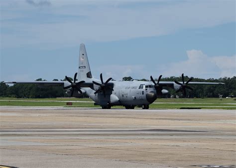 Hurricane Hunters Fly Hurricanes Florence Olivia Air Force Reserve