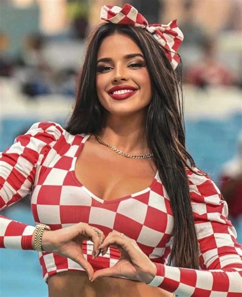 fifa world cup 2022 cro vs mar croatia s hottest fan ivana knoll thanks luka modric by wearing