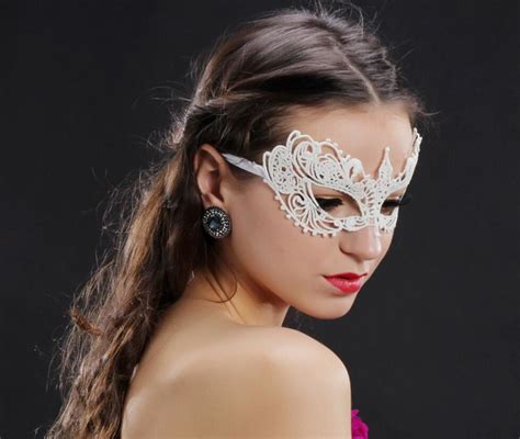New Sexy Halloween Masquerade Venetian Party Half Face White Lace Mask