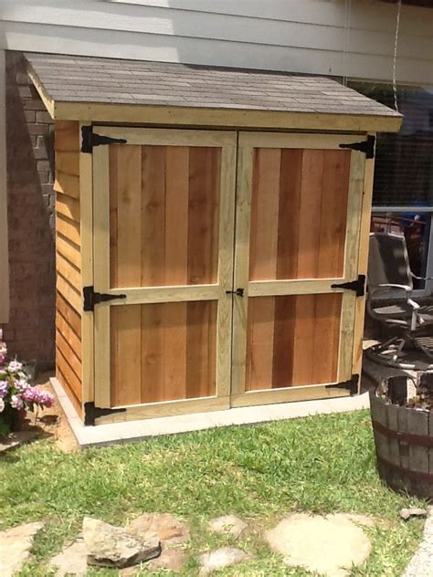 North charleston police say they caught emily craig, 20, and shaun bowden, 31, inside a display shed in a state of undress, reports the smoking gun. Small Cedar Shed | Do It Yourself Home Projects from Ana White | Cedar shed, Small shed plans ...