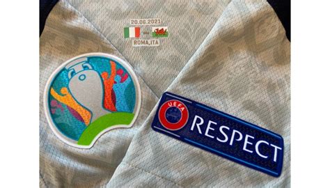 Grand acteur du parcours de l'italie pendant l'euro 2021, leonardo spinazzola assistera dimanche à la finale entre la nazionale et l'angleterre (21h). Donnarumma's Match Shirt, Italy-Wales 2021 - CharityStars