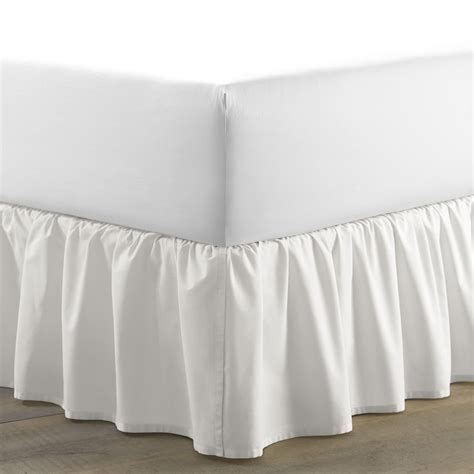 Features Lightweight Material This Bedskirt Has A Two Split Corner