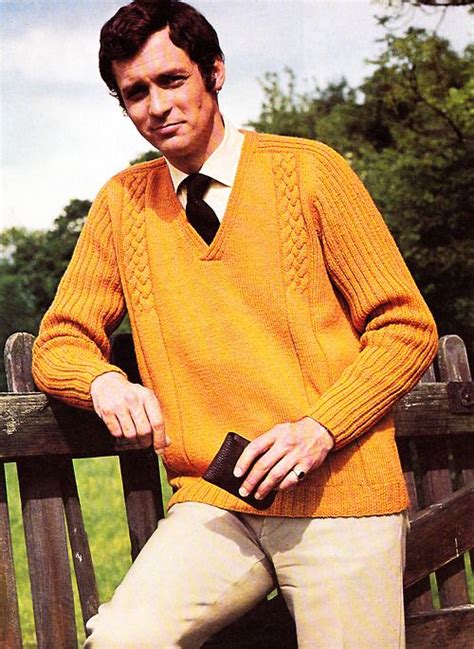 Perruque pour homme brune style année 60 (style beetles). Stitchcraft, October 1969 | Mode masculine des années 60 ...