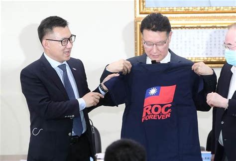 Maybe you would like to learn more about one of these? 赴中常會專題演講 趙少康砲轟蔡政府成為「新威權、新貪腐、新黨國一體」的政府 - 政治 - 中時